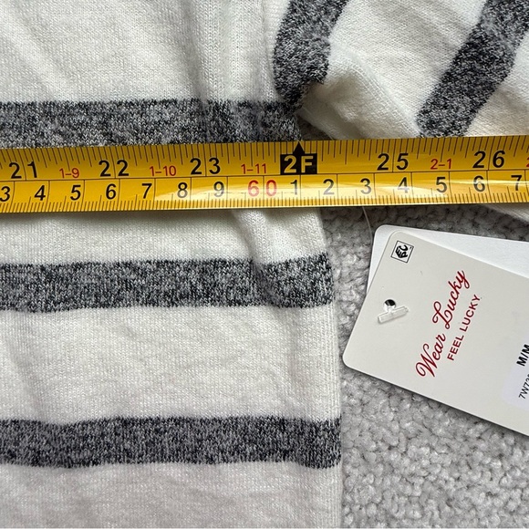 Lucky Brand New Women Gray and White Striped Sweater Sz M - Picture 6 of 8